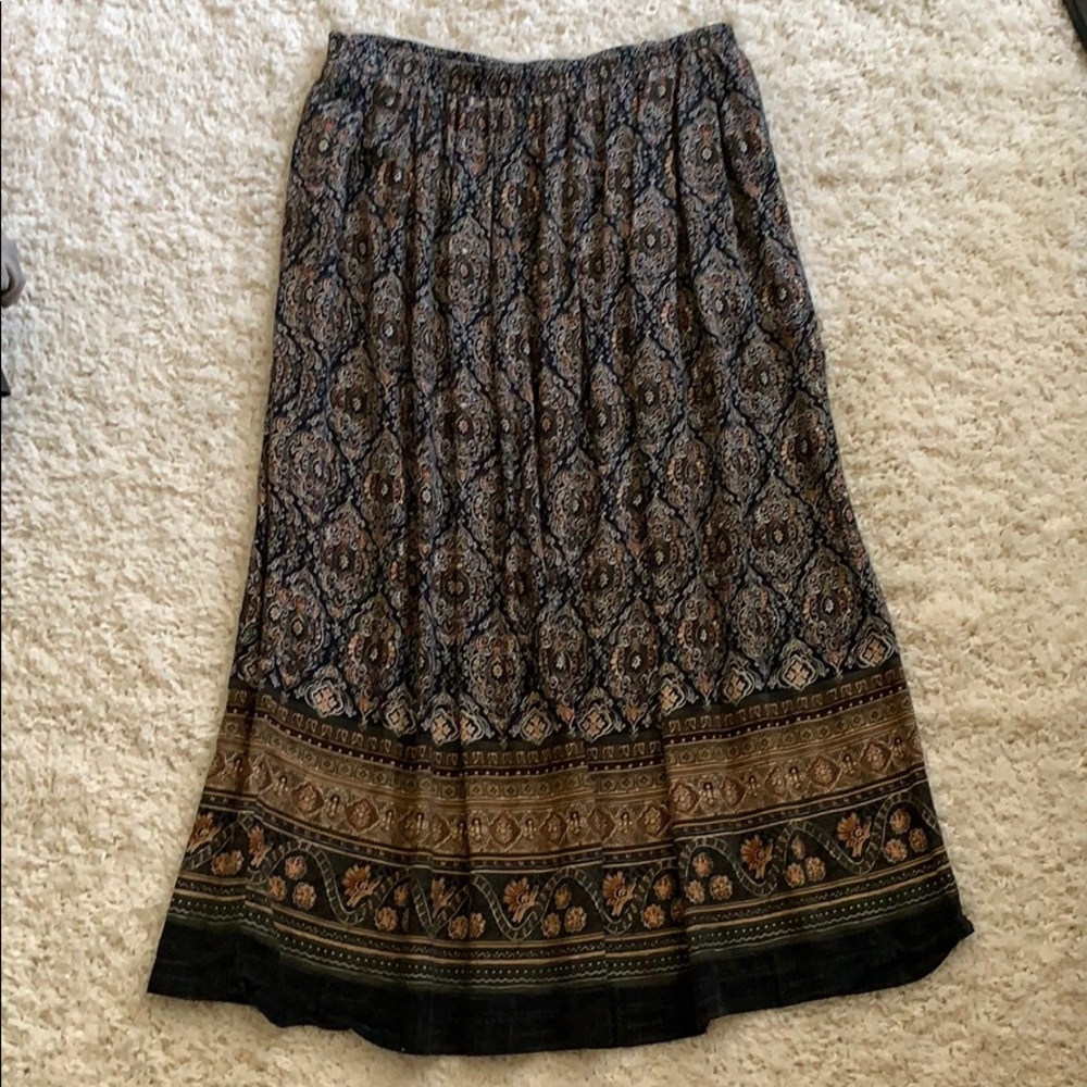 My mom’s 60s skirt ✌🏻